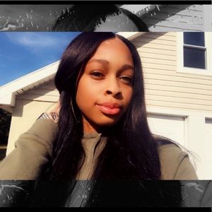 Meet your Posher, Laniece